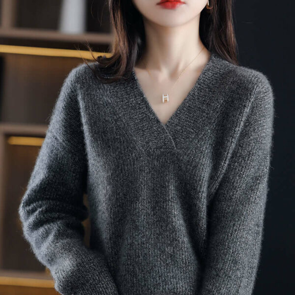 WOMEN'S V-NECK CASHMERE SWEATER