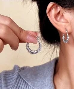 Zirconia twist earrings